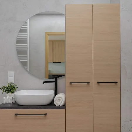 Apartment Stylish Habicha With Air Conditioning And Underground Parking By Renters *