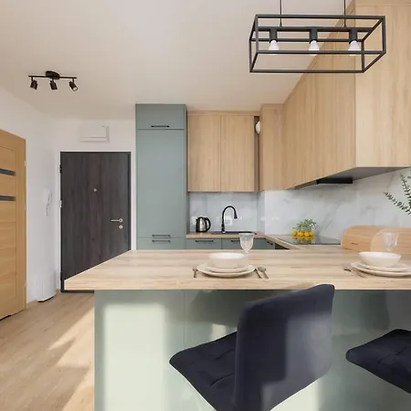 Stylish Habicha With Air Conditioning And Underground Parking By Renters *