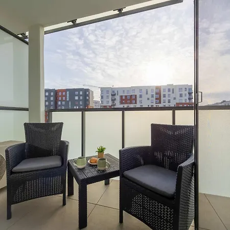 Stylish Habicha With Air Conditioning And Underground Parking By Renters Apartment *