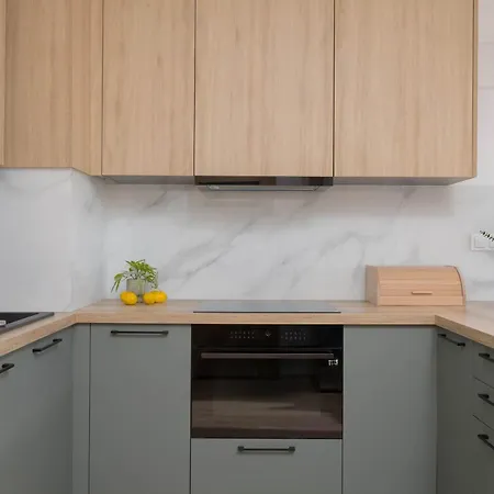 Stylish Habicha With Air Conditioning And Underground Parking By Renters