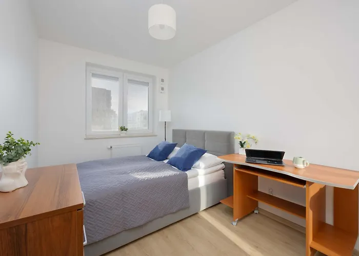 Stylish Habicha With Air Conditioning And Underground Parking By Renters