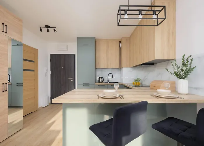 Stylish Habicha With Air Conditioning And Underground Parking By Renters *