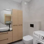 شقة Stylish Habicha With Air Conditioning And Underground Parking By Renters وارسو