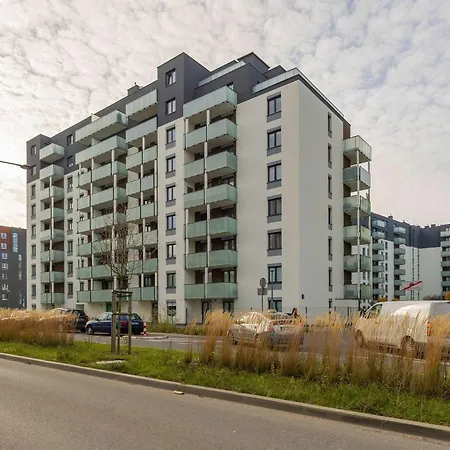 Stylish Habicha With Air Conditioning And Underground Parking By Renters *